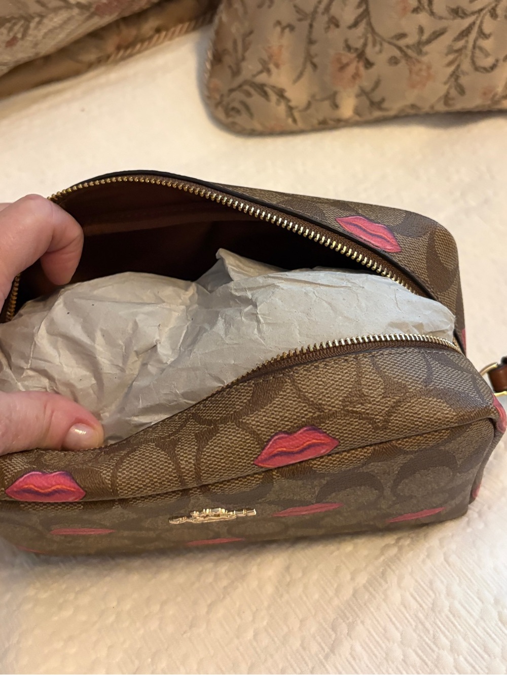 Coach Signature Khaki/Redwood Lips Boxy 20 case/wristlet - Picture 2 of 10